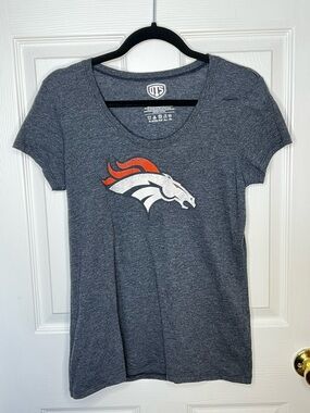 Denver Broncos Heather Gray Graphic Tee Scoop Neck Medium